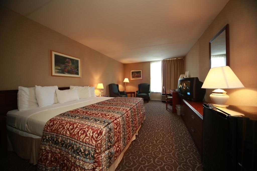 Boarders Inn And Suites - Marion Habitación foto